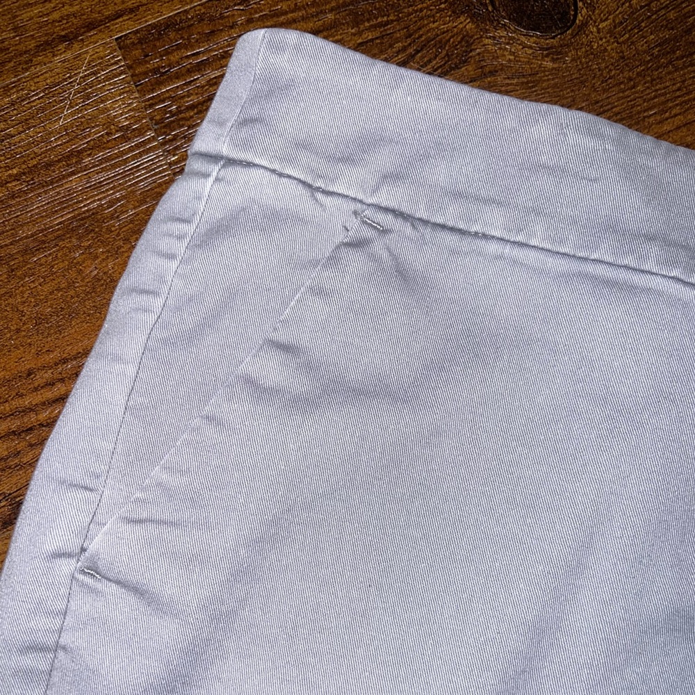 LOFT Soft Gray Riviera Shorts Casual Chic Women’s Size 8 - Picture 2 of 7
